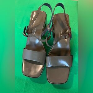VIA SPIGA. Size 7 1/2 M. Women's dark brown Sandals